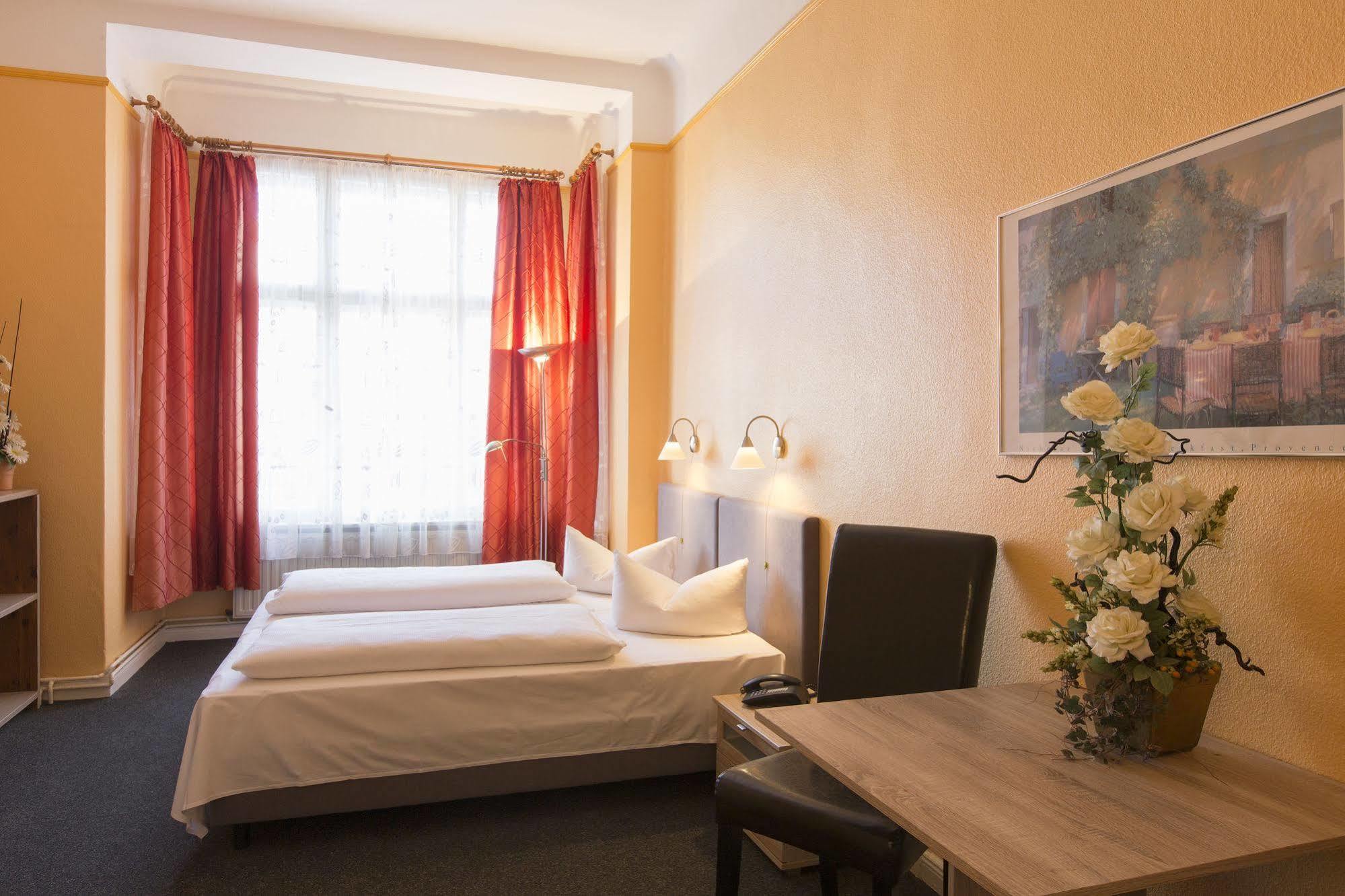 Hotel Am Hermannplatz Berlín Exterior foto